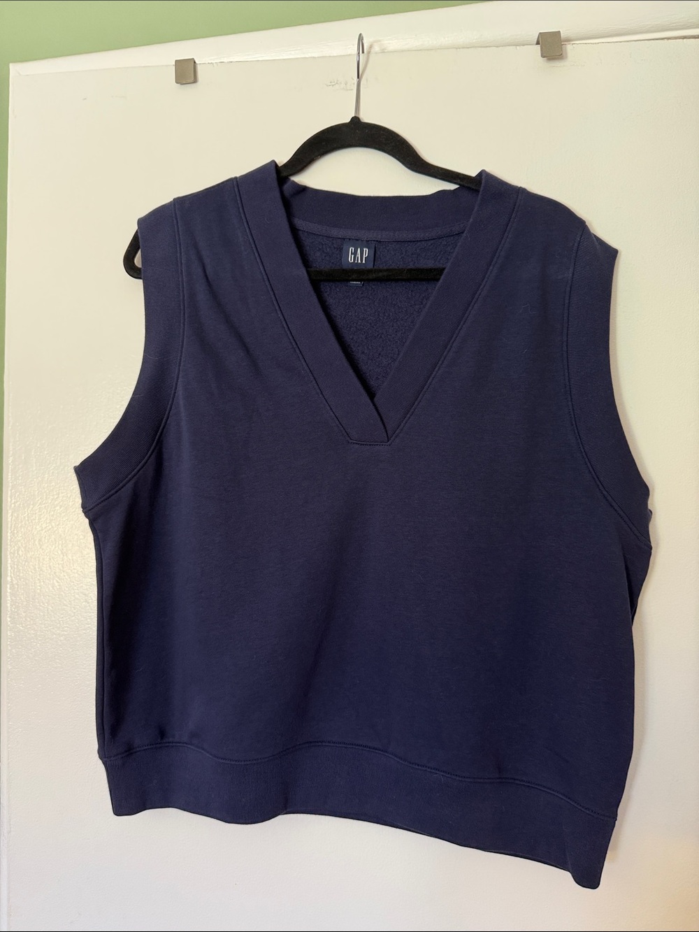 GAP Navy V-Neck Sleeveless Jersey Sweater Vest Top